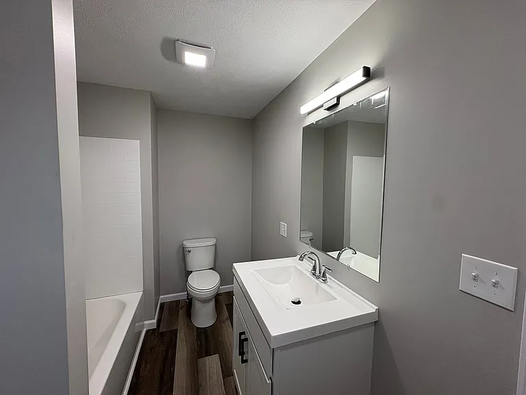 460 Riverside Dr #1 — Photo 6