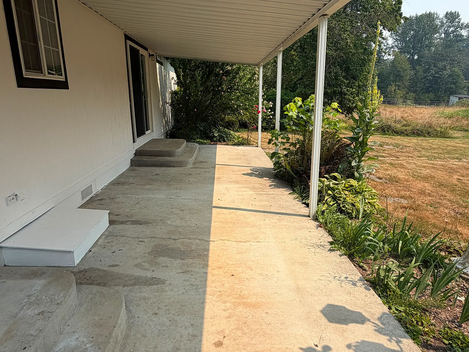3 bed, 1400 sqft, $3,000 — Photo 3