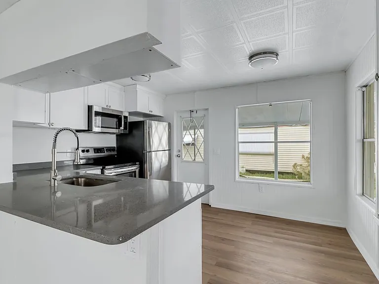 243 Tangerine Dr — Photo 4