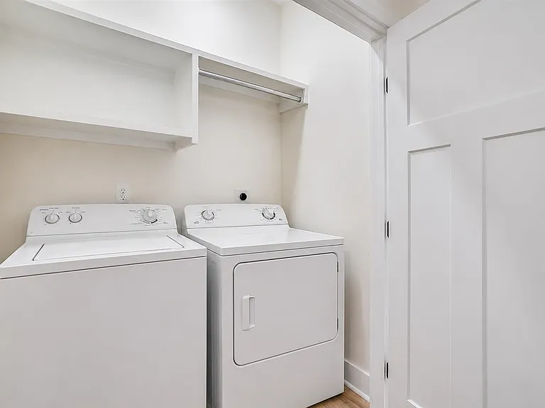 5742 E Bristol St — Photo 10