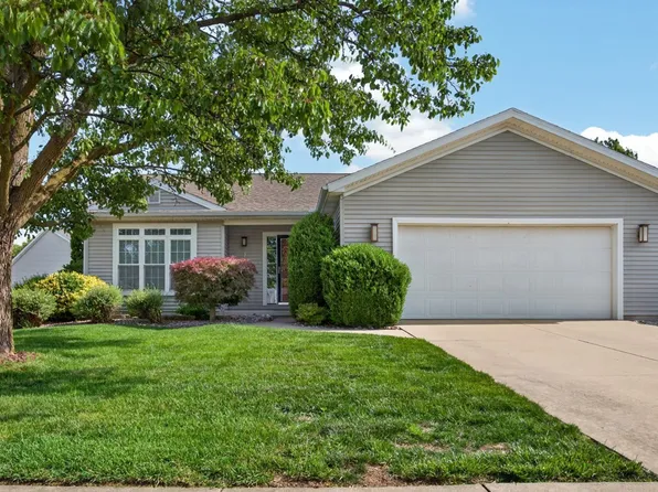4 Minks Ct, Bloomington, IL 61704