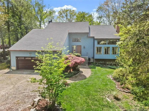 121 Lakewood Drive, Fairfield, CT 06824