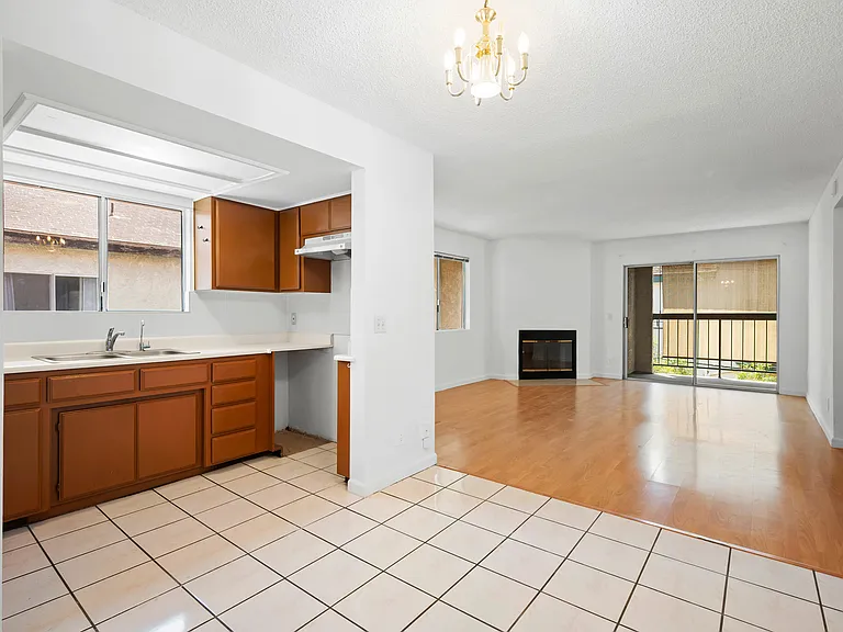 412 Ivy St #6 — Photo 9