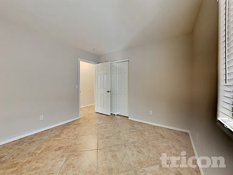 16189 W Mauna Loa Ln — Photo 11