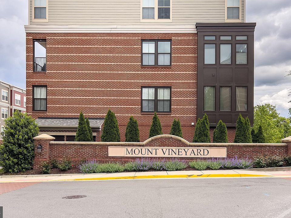 1st image of 3985 Norton Pl #106