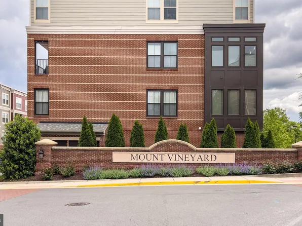 3985 Norton Pl #106, Fairfax, VA 22031