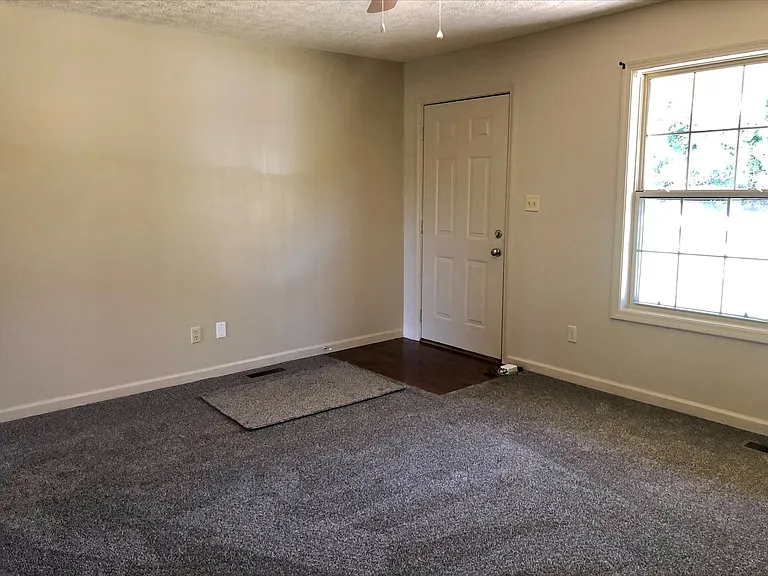 5869 Julien Rd — Photo 4