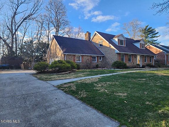 3rd image of 4671 Valley Ridge Ct