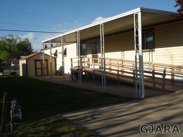 2nd image of 2850 1/2 Hall Ave