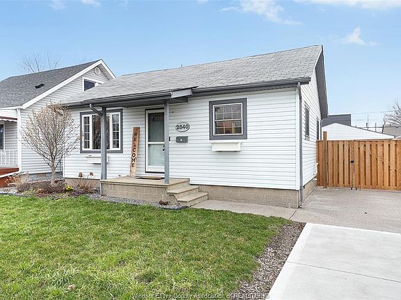 3rd image of 2840 Melbourne Rd