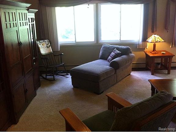 5th image of 505 N Manitou Ave