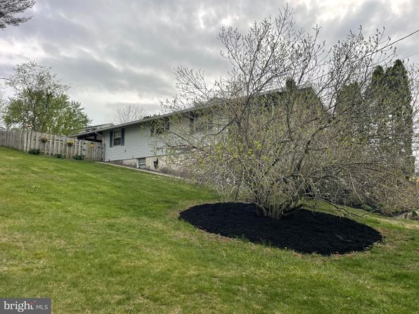 1648 Wampum Dr, Auburn, PA 17922