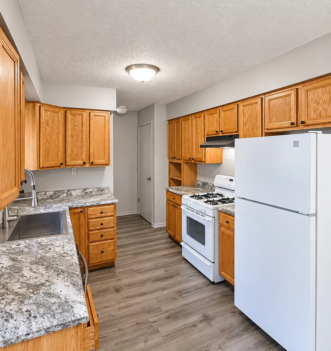 3 bed, 1371 sqft, $1,575 — Photo 4
