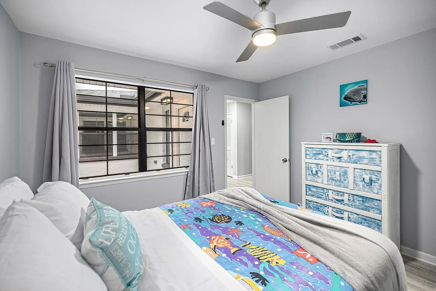 6 bed, 3.0 bath, 27275 sqft, $3,231 — Photo 4