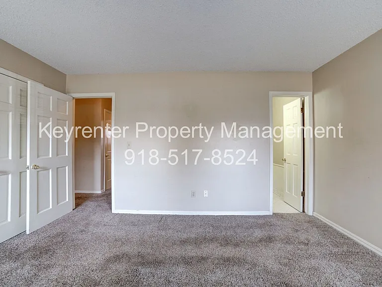 6105 S Troost Ave — Photo 14