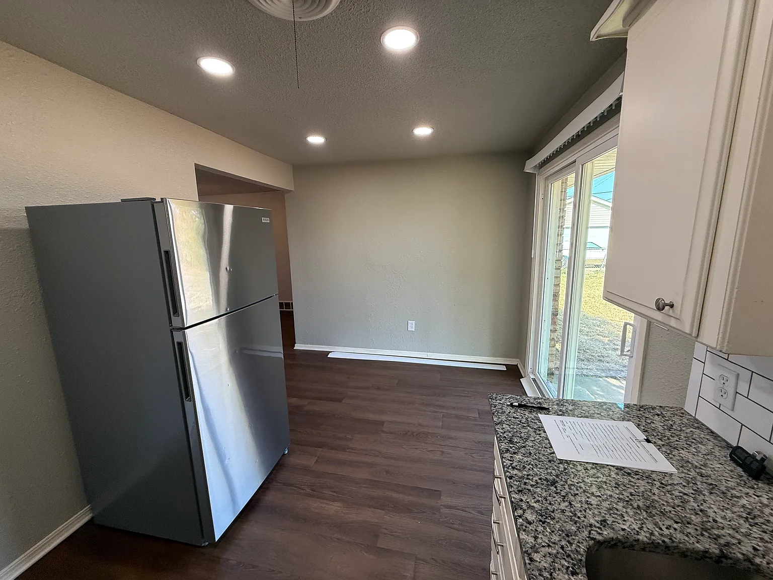 3 bed, 1.5 bath, $1,300 — Photo 4