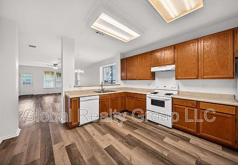 229 Spice Oak Ln — Photo 12