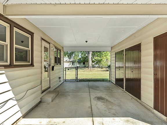 5th image of 3414 S Hiram Ave