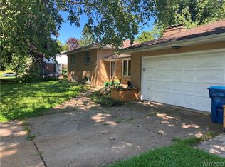 4501 Patricia Dr, Clarence, NY 14031
