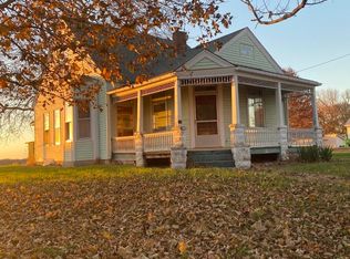 210 N Warsaw St, Ursa, IL 62376