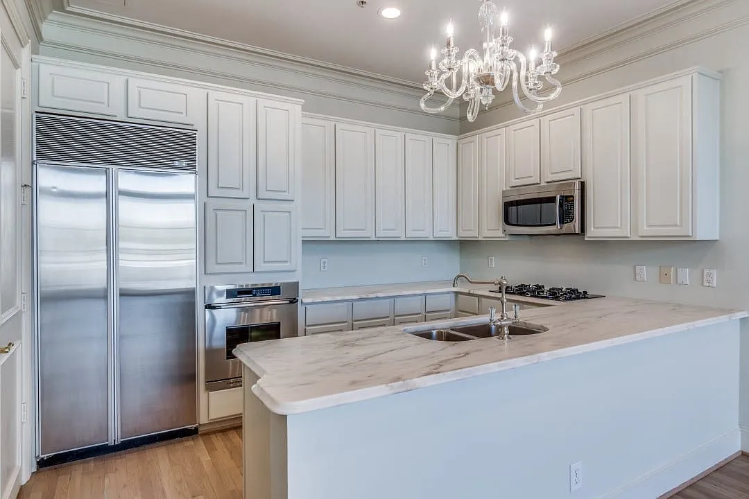 1 bed, 1.5 bath, 1305 sqft, $5,800 — Photo 4