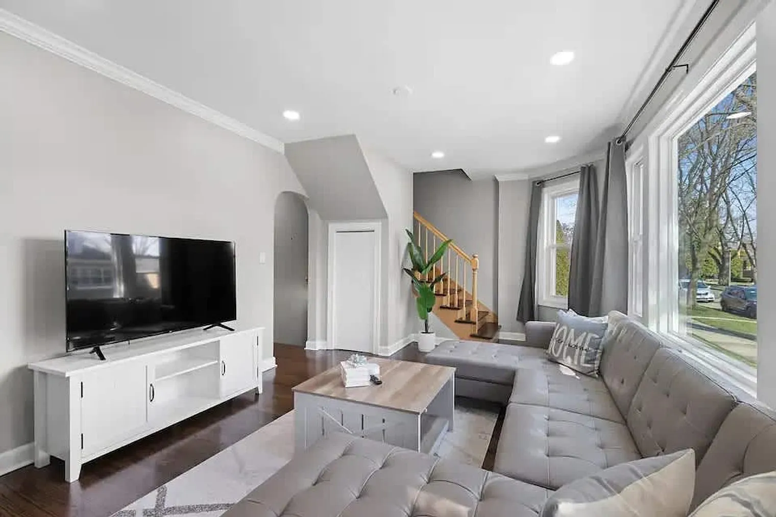 3 bed, 2.0 bath, 2346 sqft, $13,468 — Photo 1