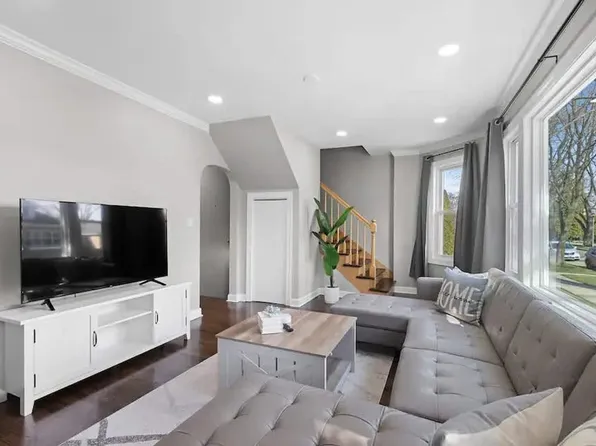 6028 Crain St #Id1237890p, Morton Grove, IL 60053