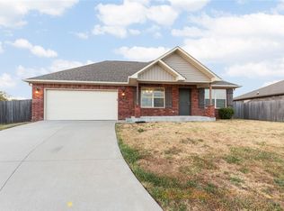 2108 Cheyenne Cir, Gentry, AR 72734