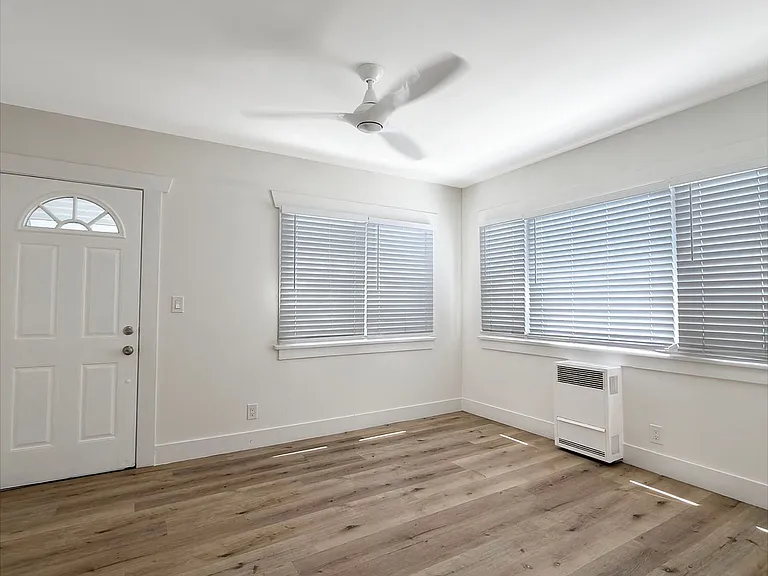 1706 Sherman Pl — Photo 2