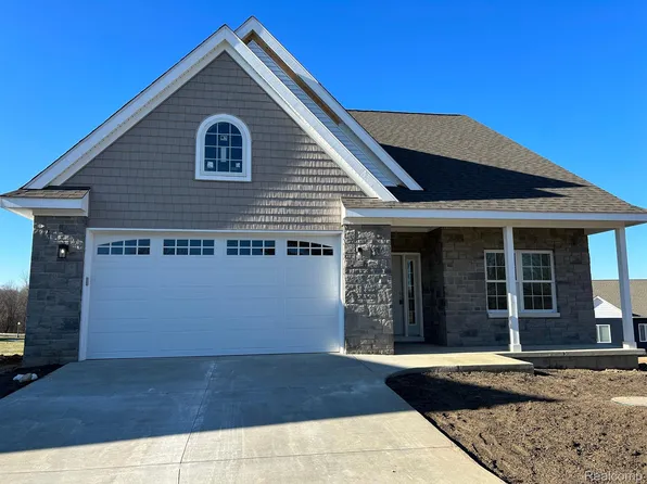 7449 Village Ct, Davisburg, MI 48350