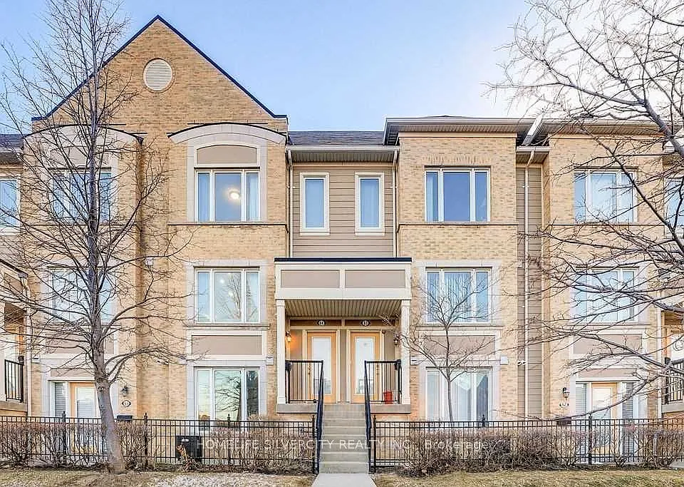 60 Fairwood Cir #64