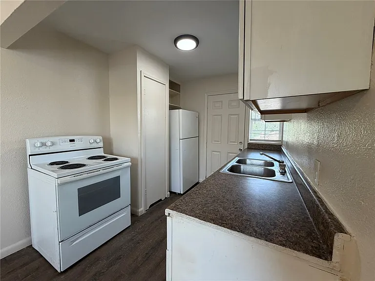 113 Blevins St — Photo 7