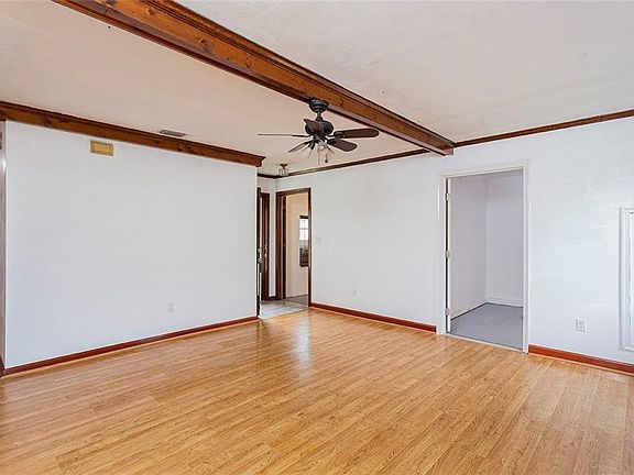 5th image of 608 Aylesbury Dr