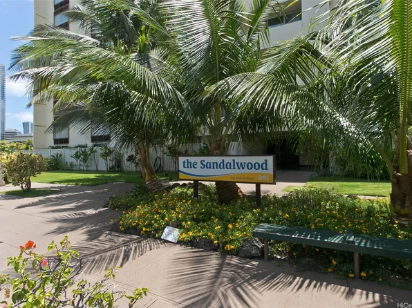 910 Ahana St APT 1008, Honolulu, HI 96814