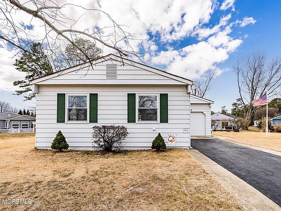 3rd image of 23 Augusta Court