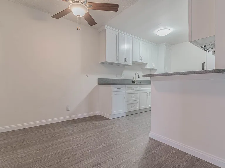 8123 Langdon Ave — Photo 4