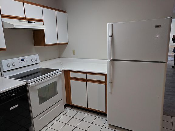 5th image of 29 Westwind Dr #1