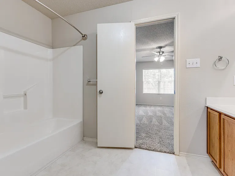 9709 Thomas Jefferson Dr — Photo 5