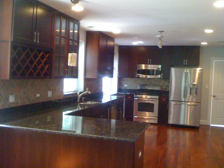 2539 W Lunt Ave #1 — Photo 6