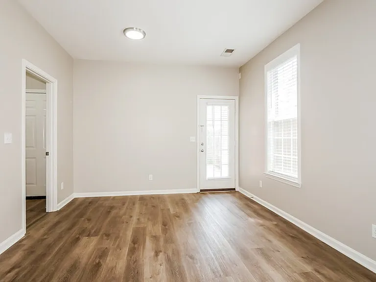 8565 Griffin Park Dr — Photo 8