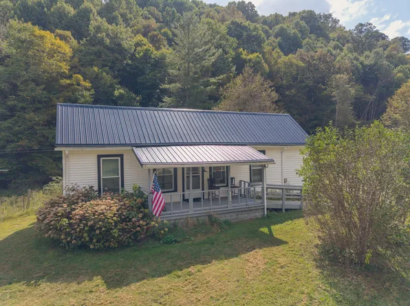 624 W Blue Grass Trl, Ceres, VA 24318
