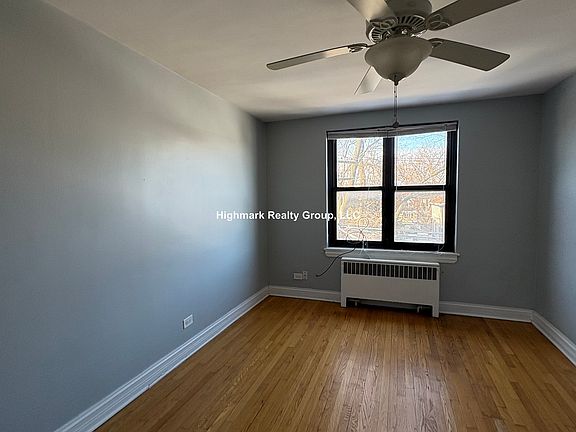 3rd image of 7320 N Ridge Blvd #3W