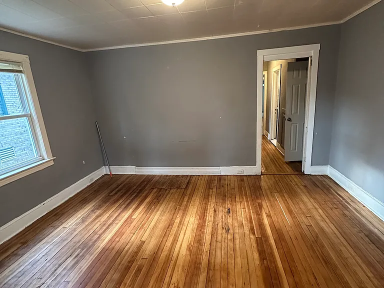 33 Dunbar St #1 — Photo 8