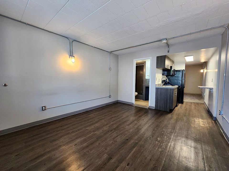 1st image of 21201 Woodward Ave #116