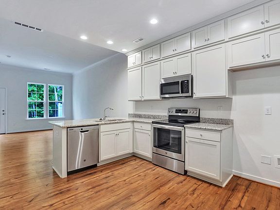 05-Dining Room_Kitchen