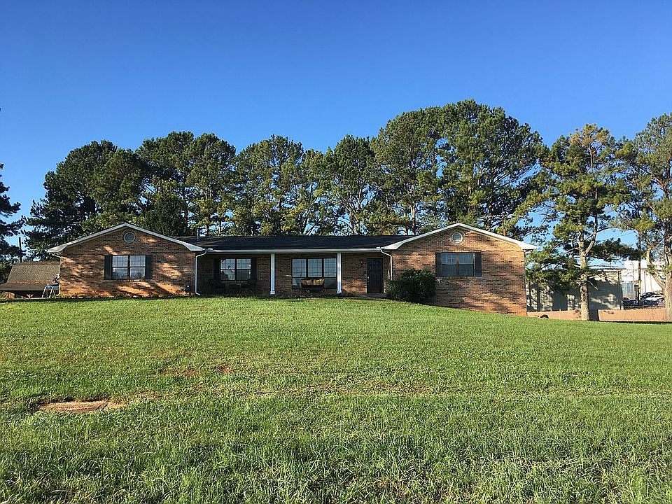 FRONT VIEW OF THE PROPERTY