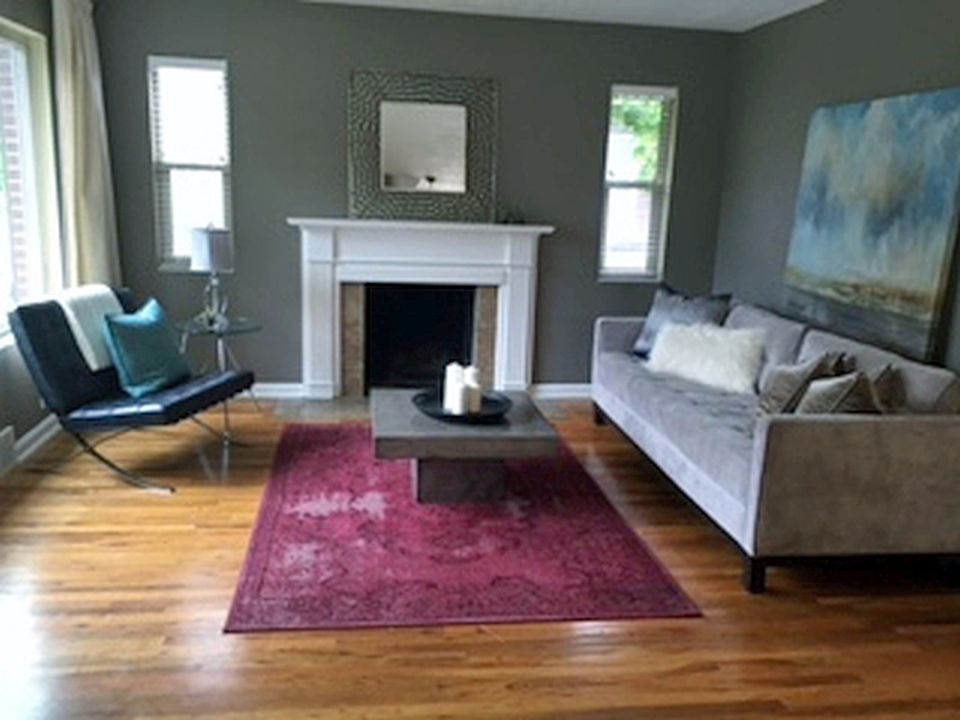 Upstairs Living Room 
