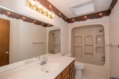 3863 Lamb Dr — Photo 42