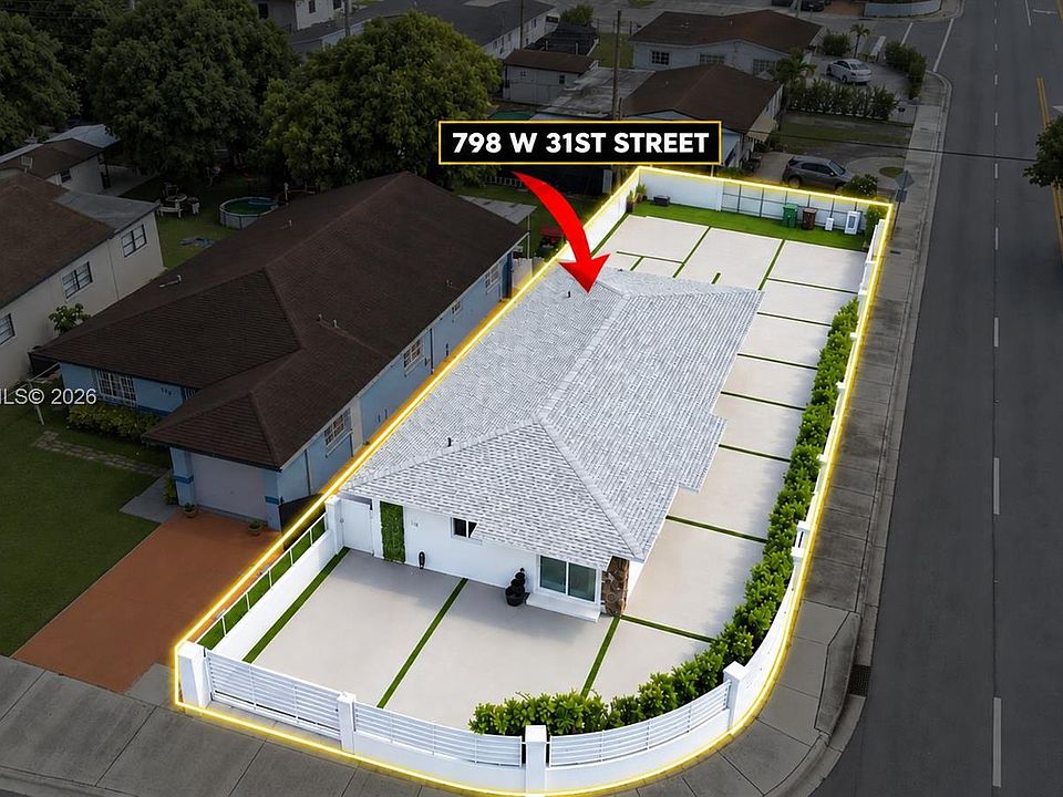 1st image of 798 W 31st St