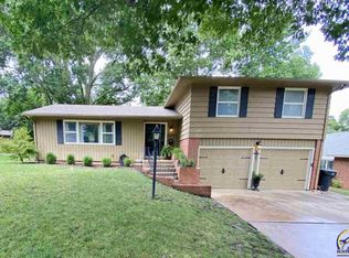 2865 SW Plass Ave, Topeka, KS 66611